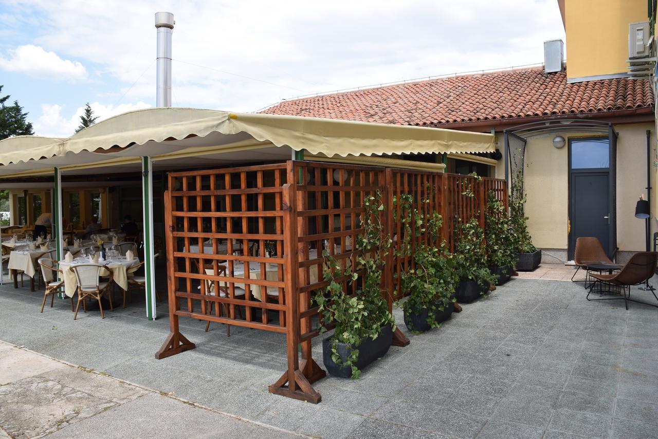 Restaurant Bric Dekani Exterior photo